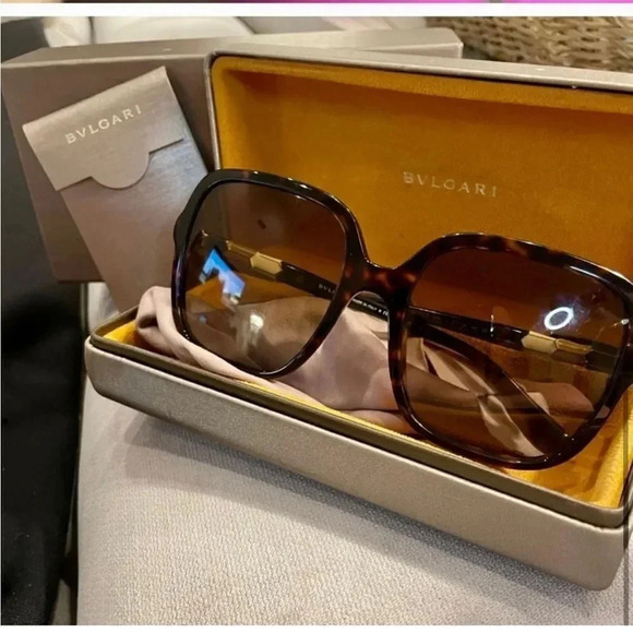 NIB AUTHENTIC BVLGARI 504/T5 - HAVANA-POLAR BROWN GRADIENT
OVERSIZED SUNNIES - Picture 3 of 13